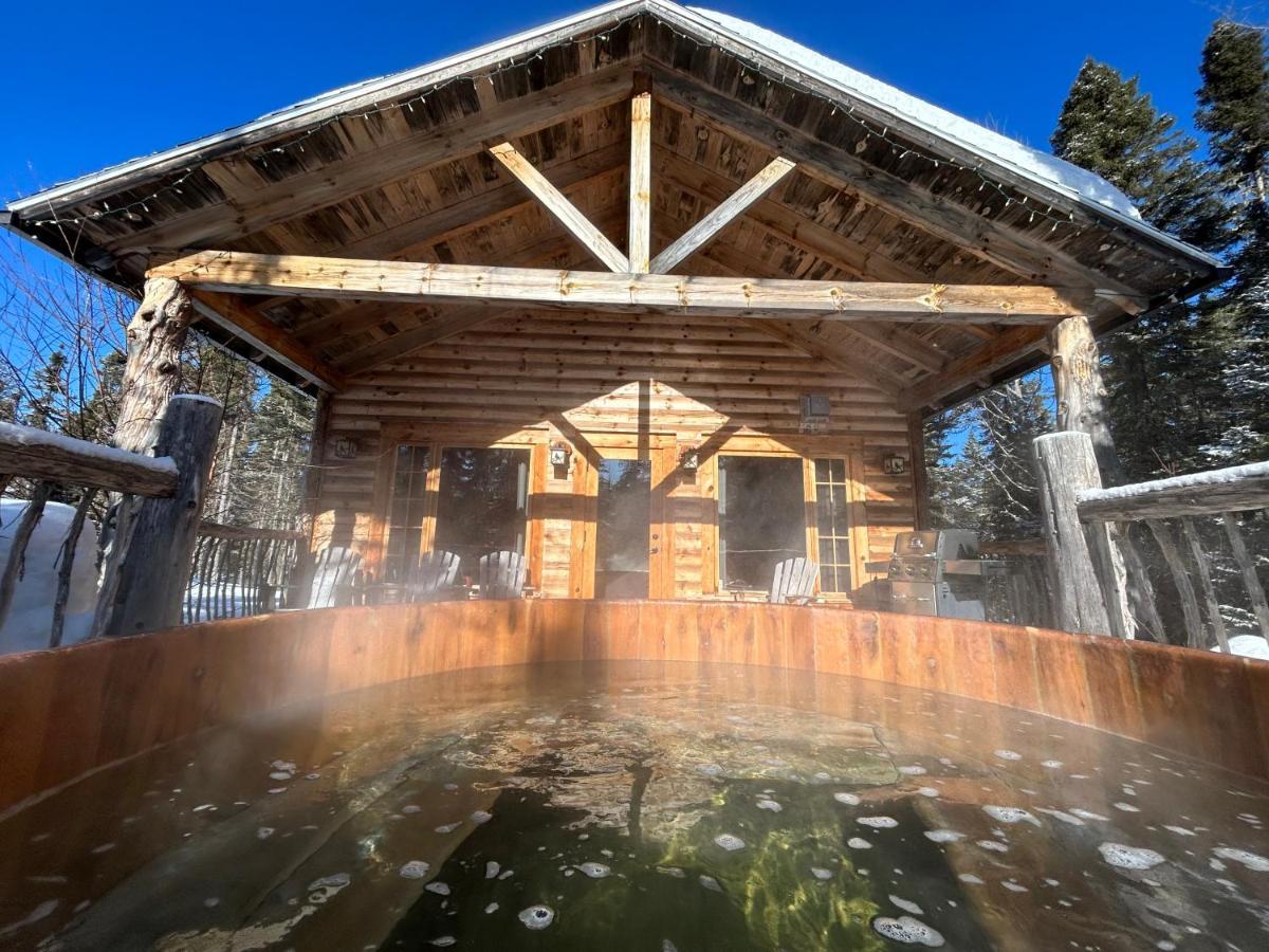 Husky - Chalets De Moh - Jacuzzi La Malbaie Ngoại thất bức ảnh