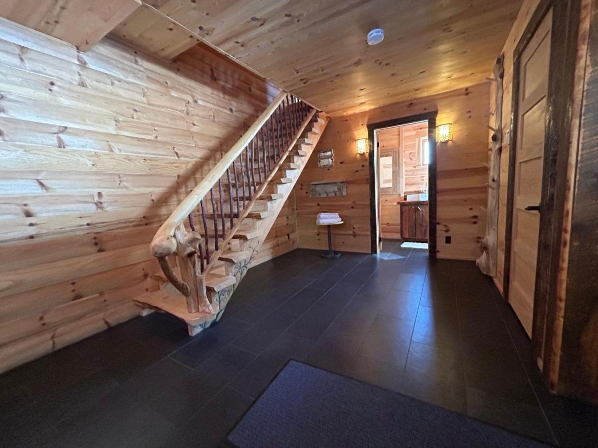 Husky - Chalets De Moh - Jacuzzi La Malbaie Ngoại thất bức ảnh